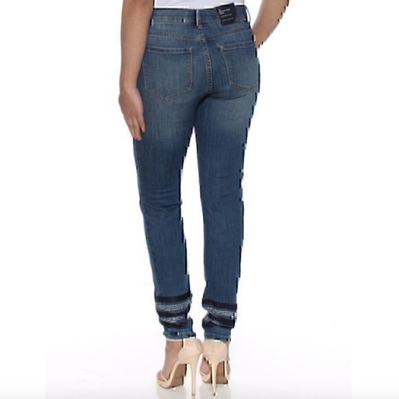 NEW NWT TOMMY HILFIGER Greenwich Denim Mid Rise Straight Leg Rhinestone Jeans 6 - Picture 3 of 10